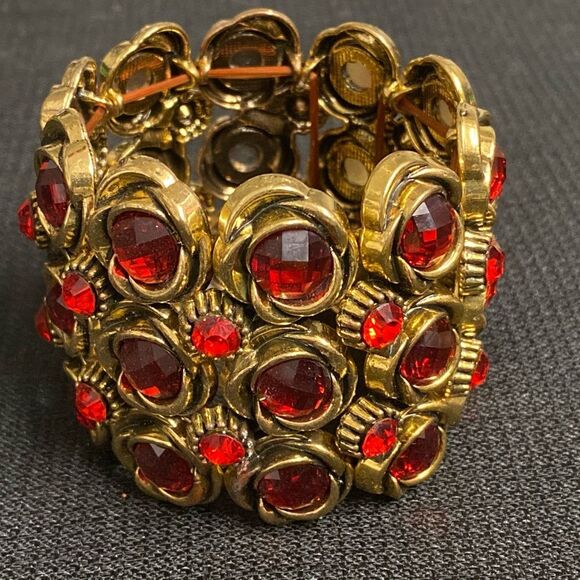 RHINESTONE STRETCH BRACELET ~ One size fits all ~ Brand New ~ Makes Great Gift - Picture 1 of 3